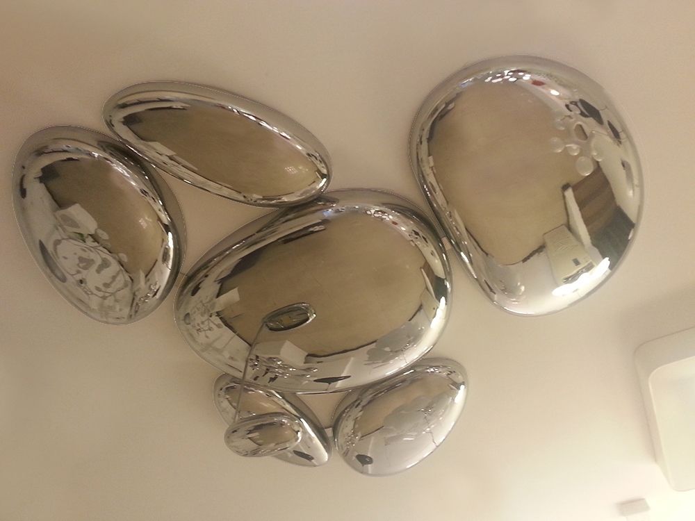 Futurystyczna kamienna lampa lustrzana LED z elementami stalowymi