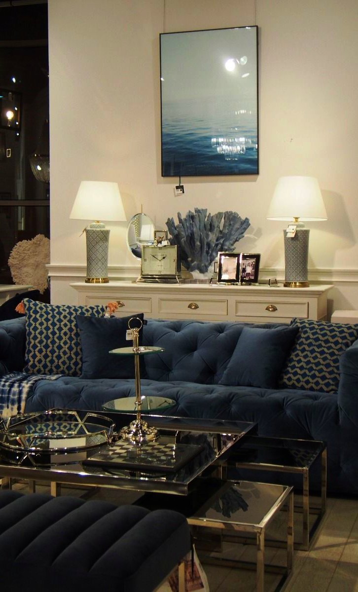 Dostępna jest oszałamiająca chromowana taca Sophia