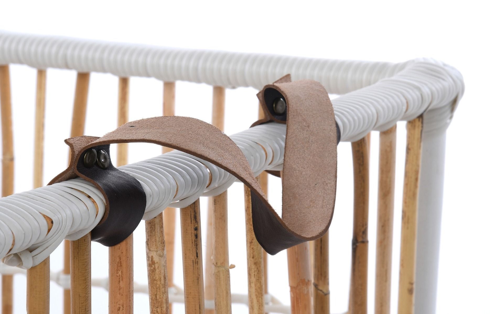 Ekonomiczny kosz wiklinowy