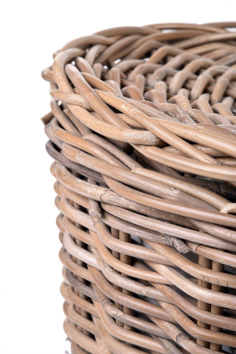 Personalizowany kwadratowy kosz wiklinowy w kolorze brązowym