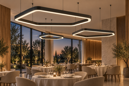 Kompozycja lamp VELORA 400, 230 i 150 cm w sali restauracyjnej – wizualizacja