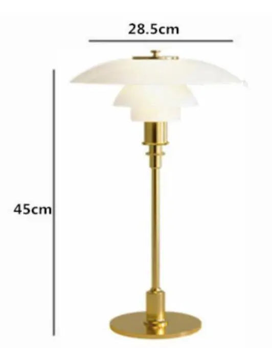 Elegancka lampa biurkowa PH w kolorze czarnym, idealna do nowoczesnych wnętrz.