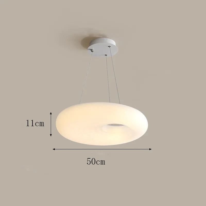 Lampa wisząca Mr Magoo o eleganckim wyglądzie z żelaza i akrylu, oświetlająca powierzchnię 5-10 m².