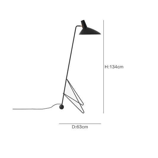 Nowoczesna i tradycyjna lampa podłogowa typu Tripod o mocy 6-10W, z żelaznym korpusem i techniką gięcia na gorąco.