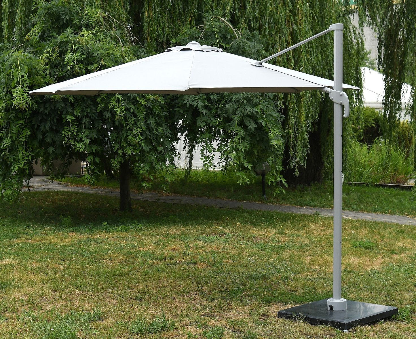 Parasol ogrodowy Burgess 350 cm - elegancki biały design