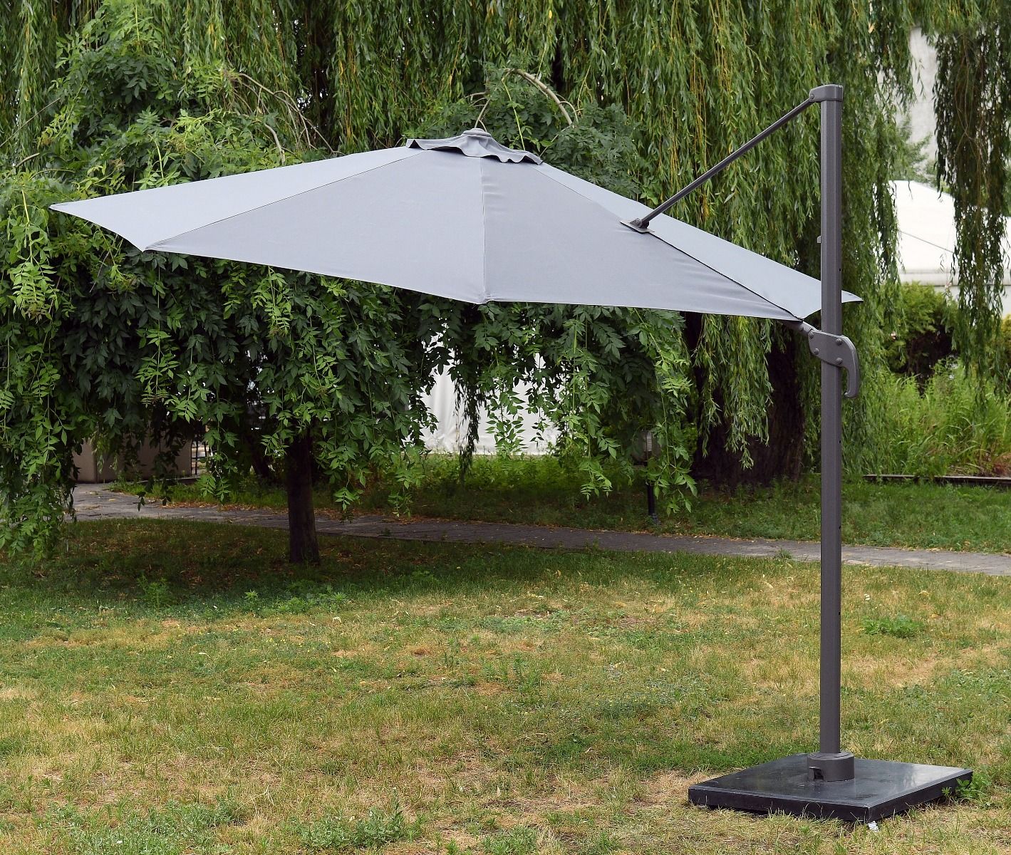 Parasol ogrodowy Burgess 350 cm - modny i trwały