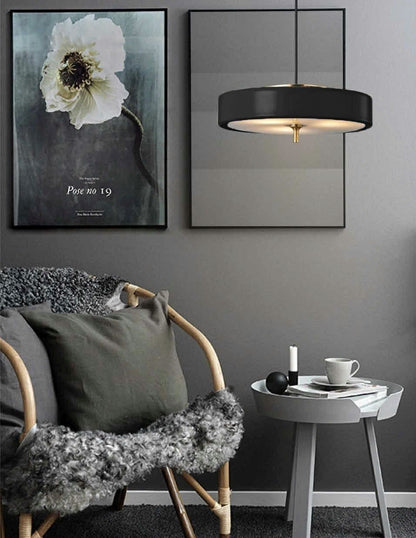 Lampa Revolve z elegancją