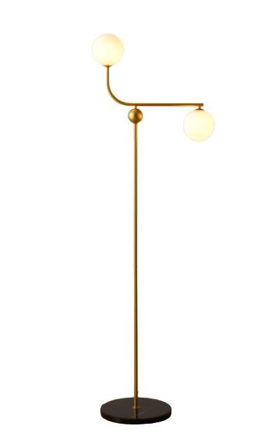 Stylowa lampa o wysokości 150 cm z kloszem o średnicy 15 cm, zasilana sieciowo